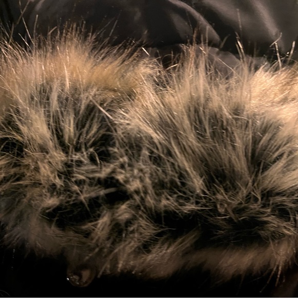 LONDON FOG Black Chevron Puffer Coat
Size M NWT - Picture 6 of 11